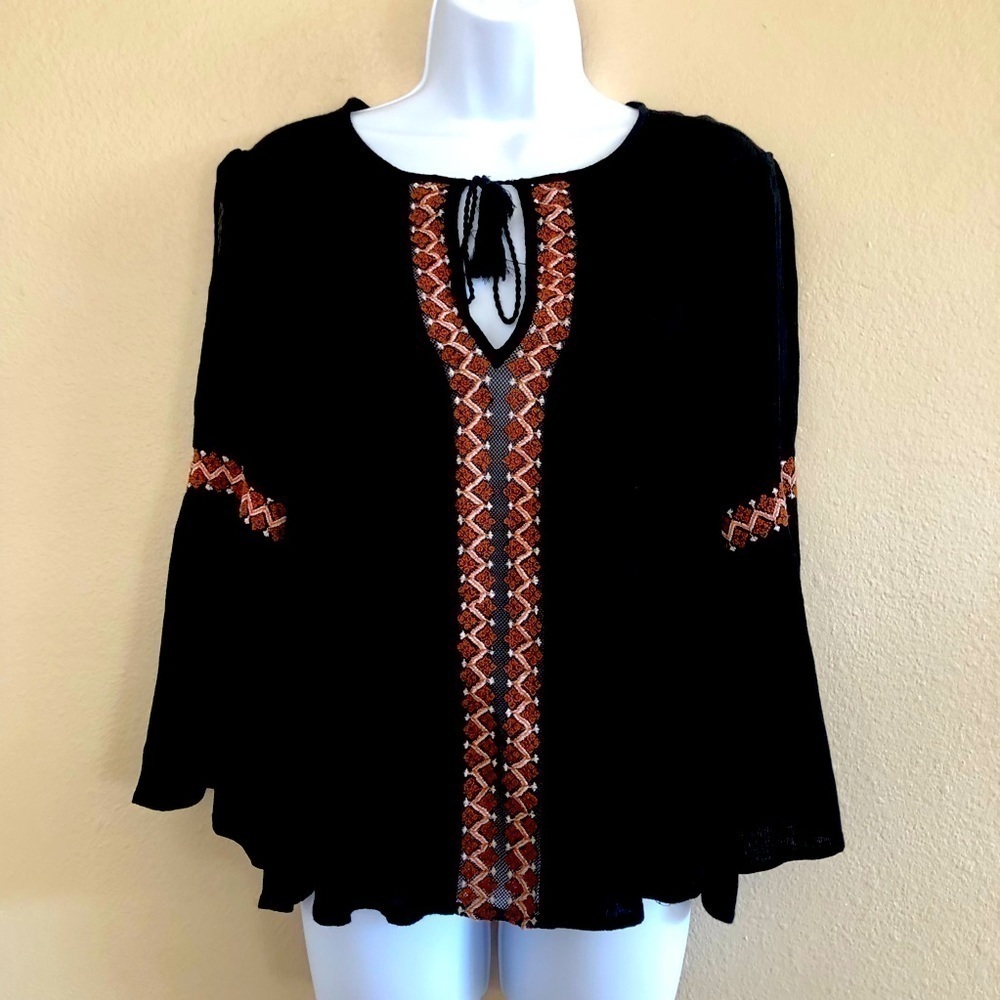 Forever 21 Boho Embroidered Bell Sleeves Tassel Tie Top Size L